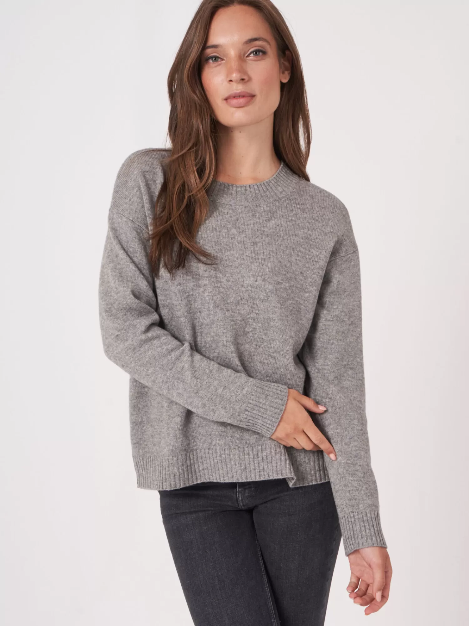 Hot Basic Trui Met Ronde Hals En Split Op De Rug Dames Truien