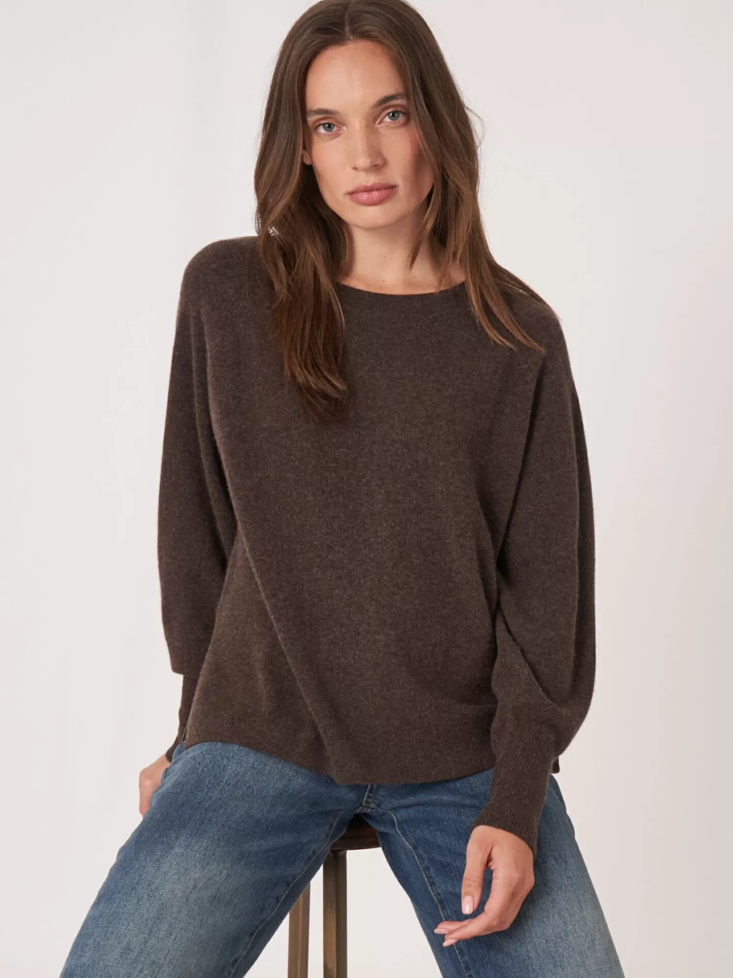 Online Cashmere Raglan Trui Met Hoge Ribboord En Zijsplit Dames Truien