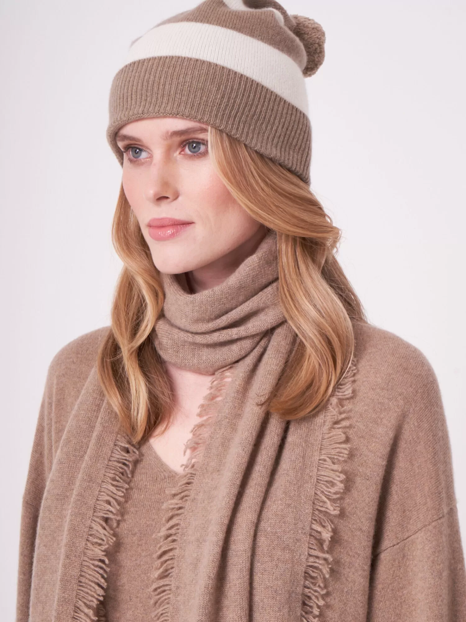 Hot Muts Met Strepen En Pompom Van Cashmere Melange Dames Accessoires