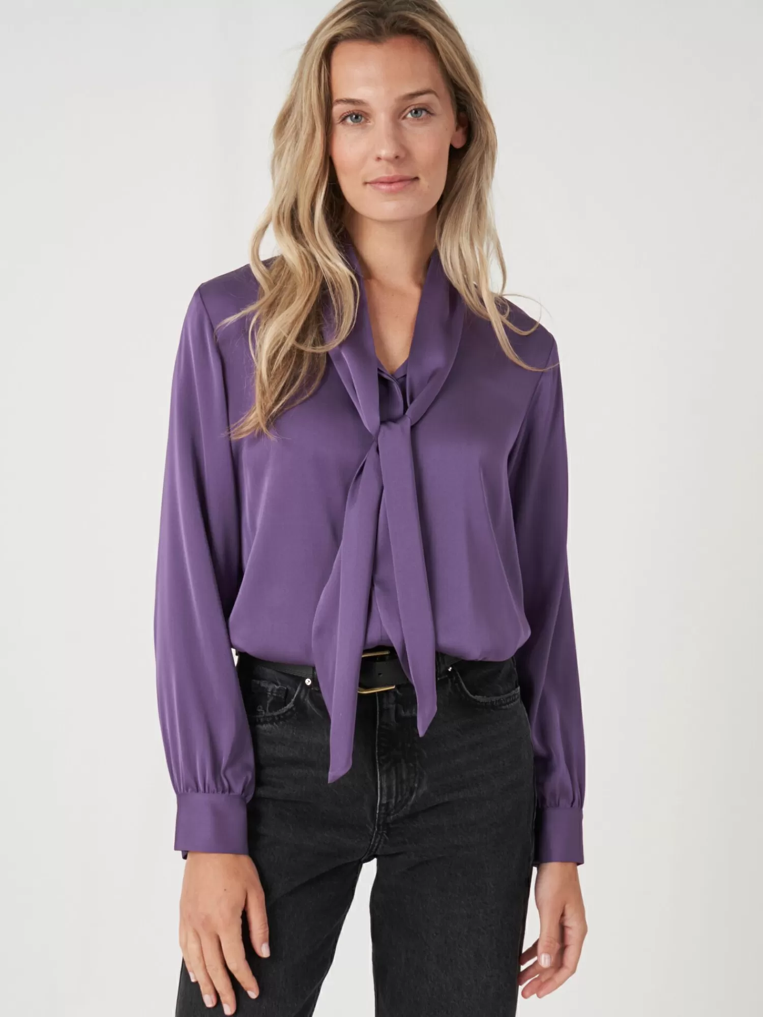 Hot Zijden Blouse Met Strikhals Dames Blouses