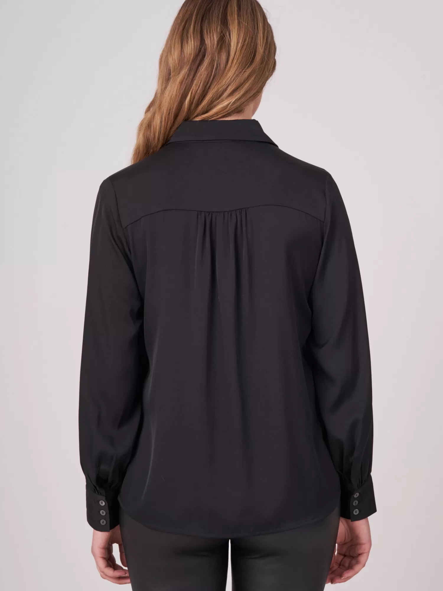 Best Sale Zijden Overhemd Met Knoopsluiting Met Gestoffeerde Knopen Dames Blouses